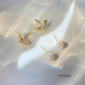 Jamila Gold Petal Pearl Earrings [Q5NY7UAJ]