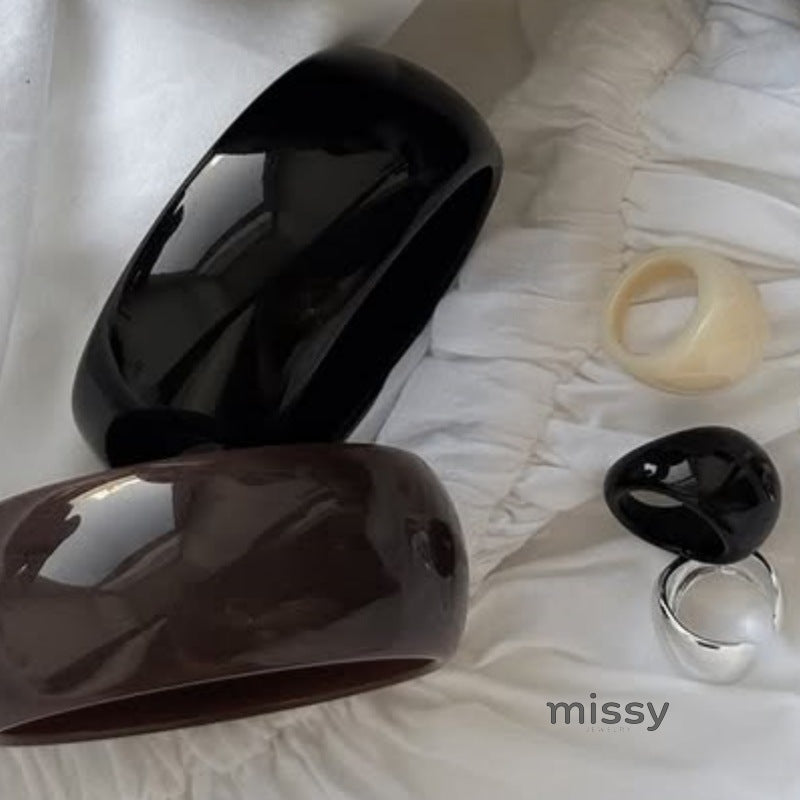 Jia Bold Resin Bracelet [A1B1H6JM]