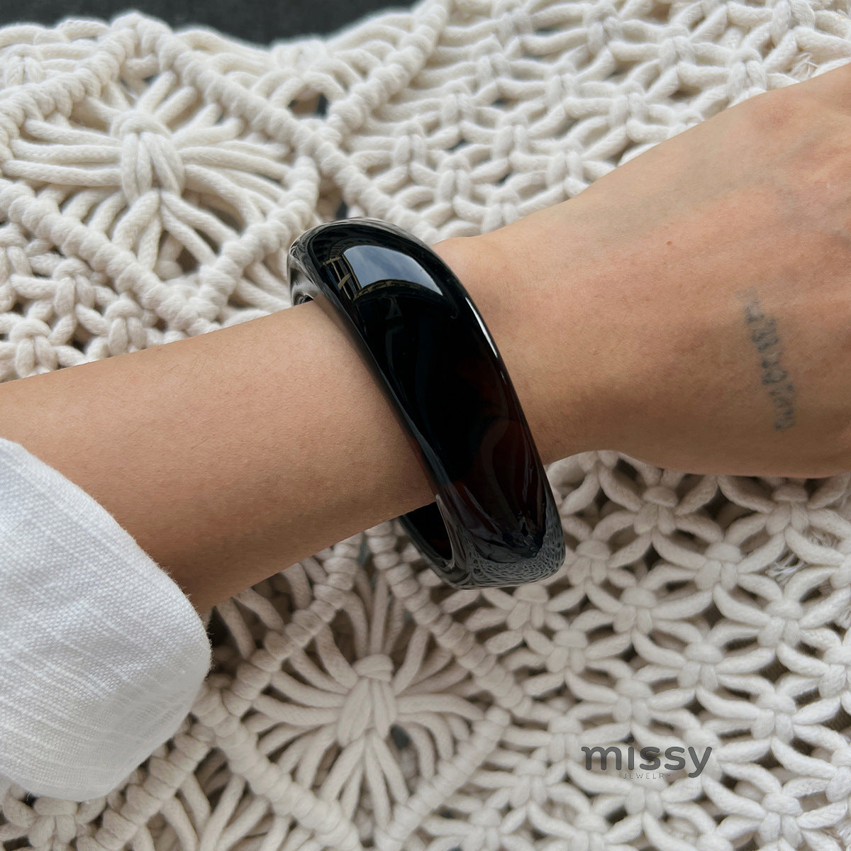 Jovanna Marbled Statement Bangle [KJ8DYOS9]