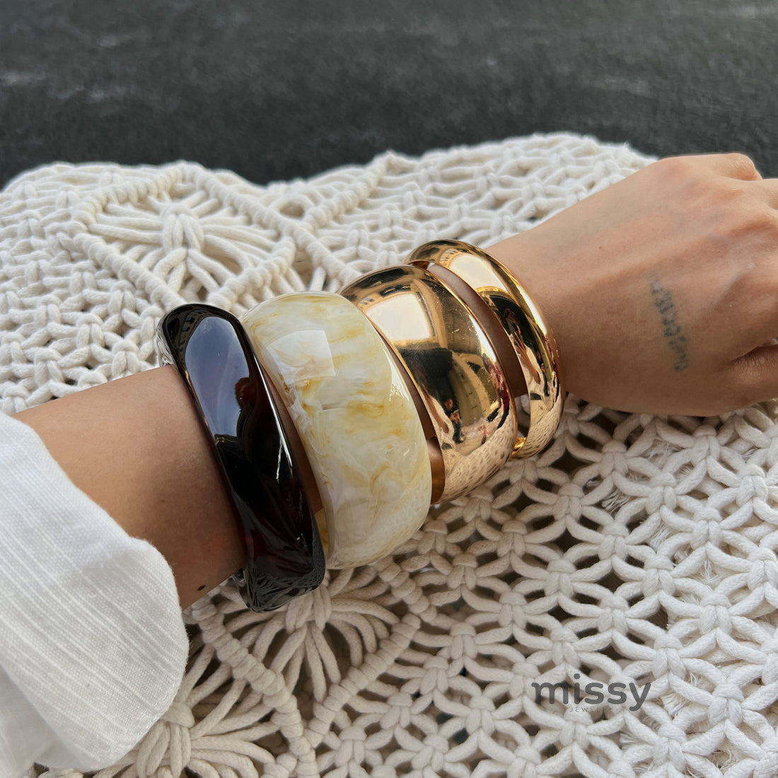 Jovanna Marbled Statement Bangle [EM0KUQVH]