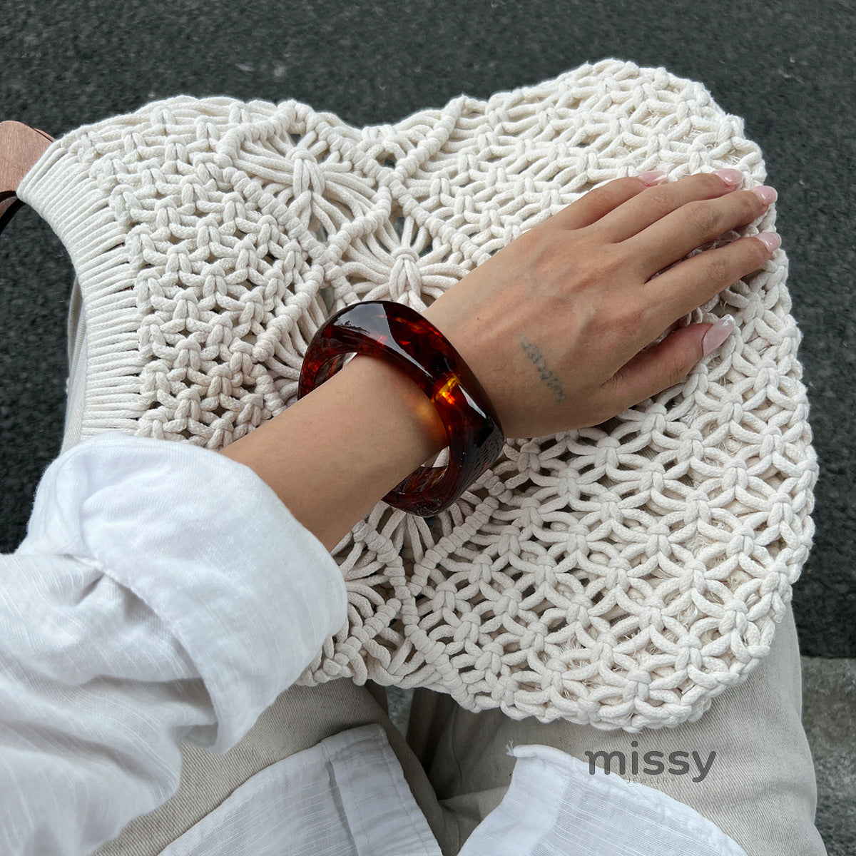 Juliette Gradient Resin Bangle [Q941JYYY]