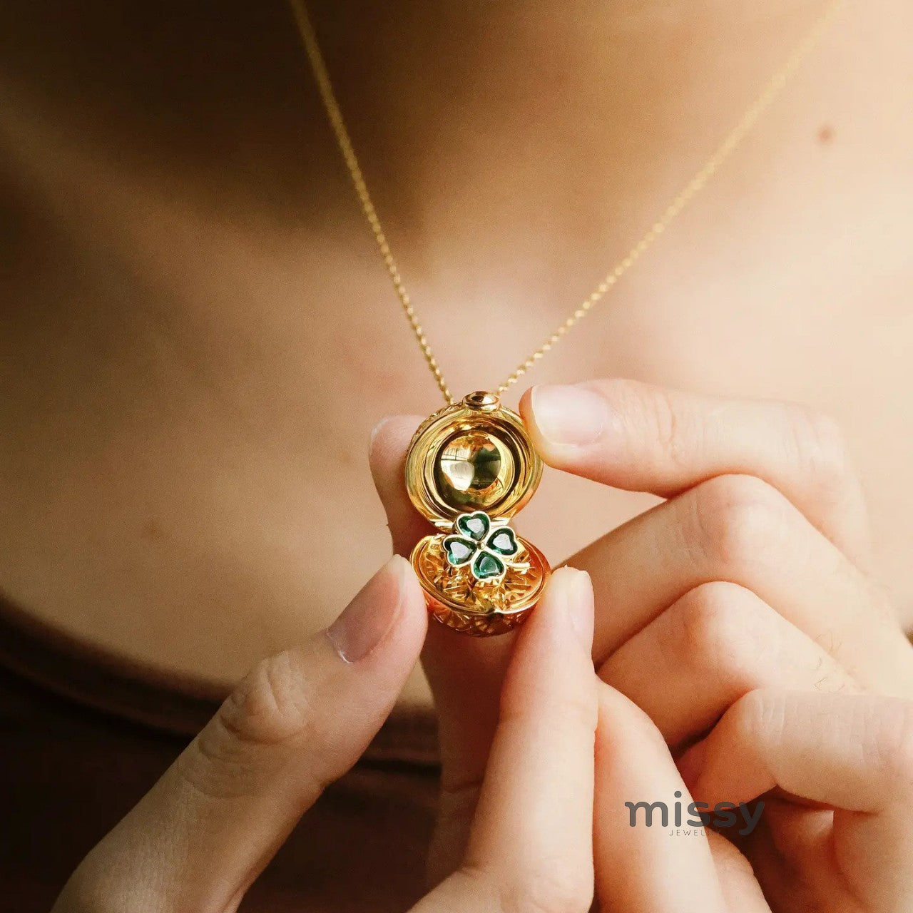 Kaedyn Retro Charm Locket [B93RM626]