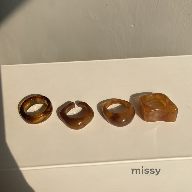 Kamilla Chunky Resin Ring Set [KYGHND32]
