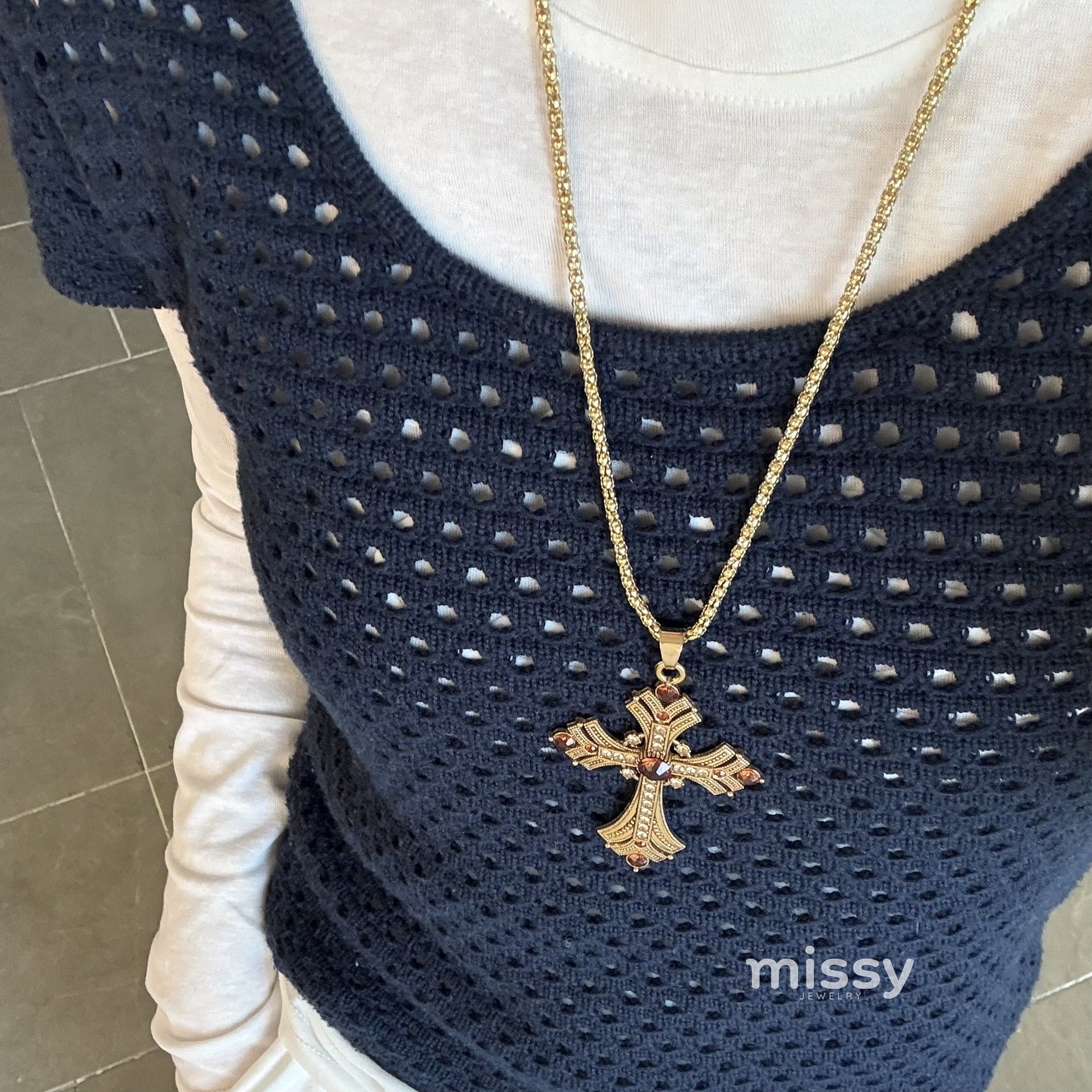 Karmella Retro Cross Necklace [VRUKK9UZ]