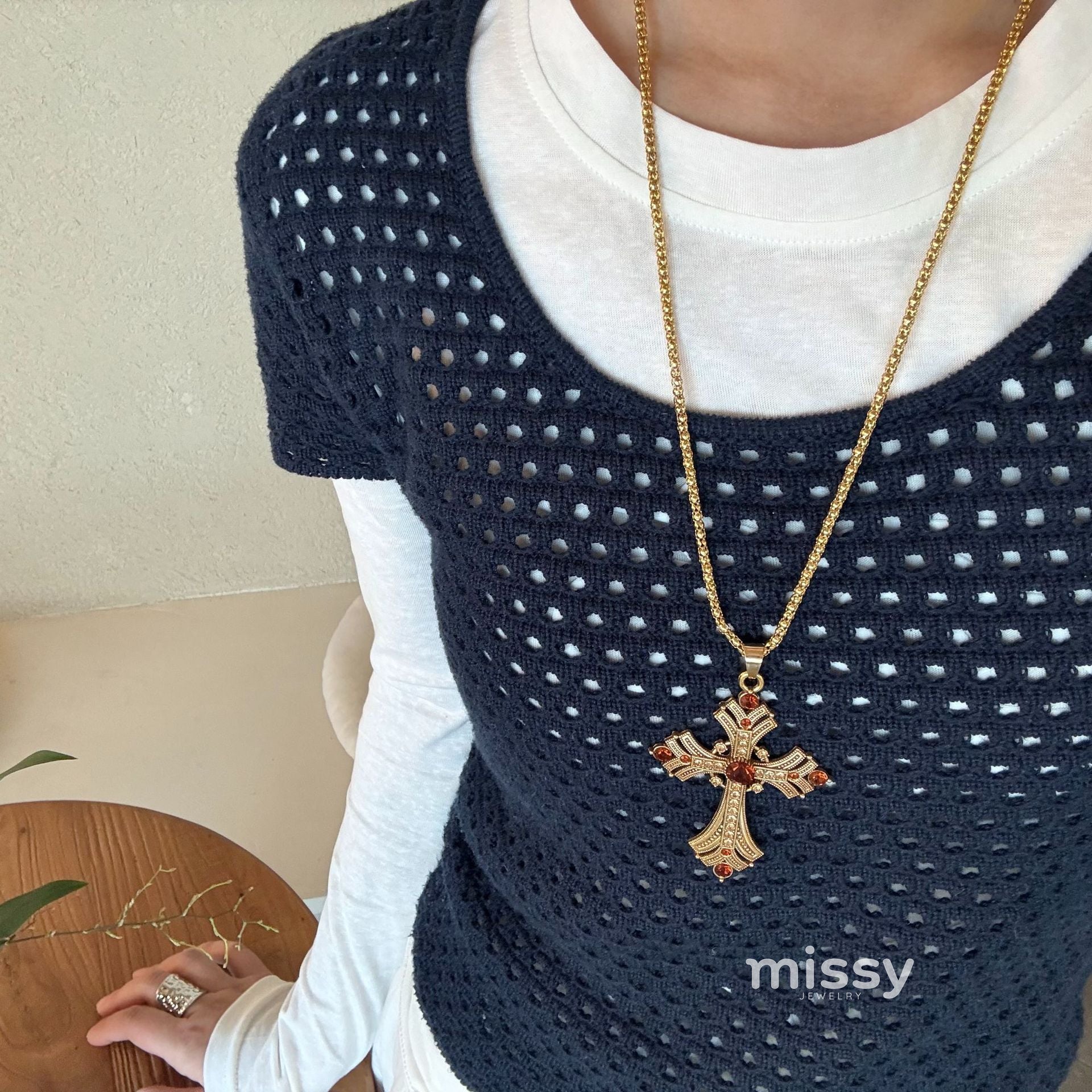 Karmella Retro Cross Necklace [A8E9RL7S]