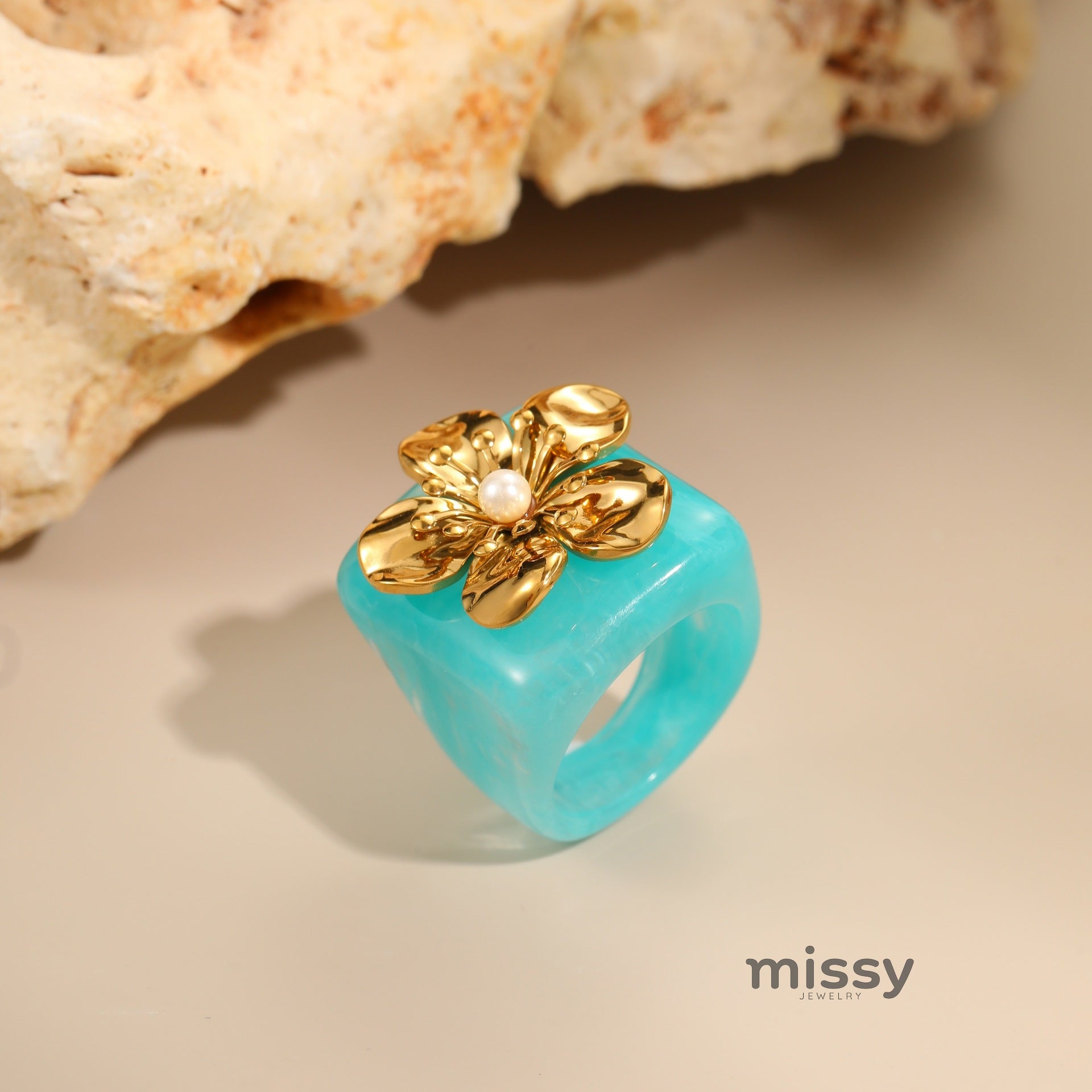 Kassidee Floral Pearl Ring [QKVOM54J]