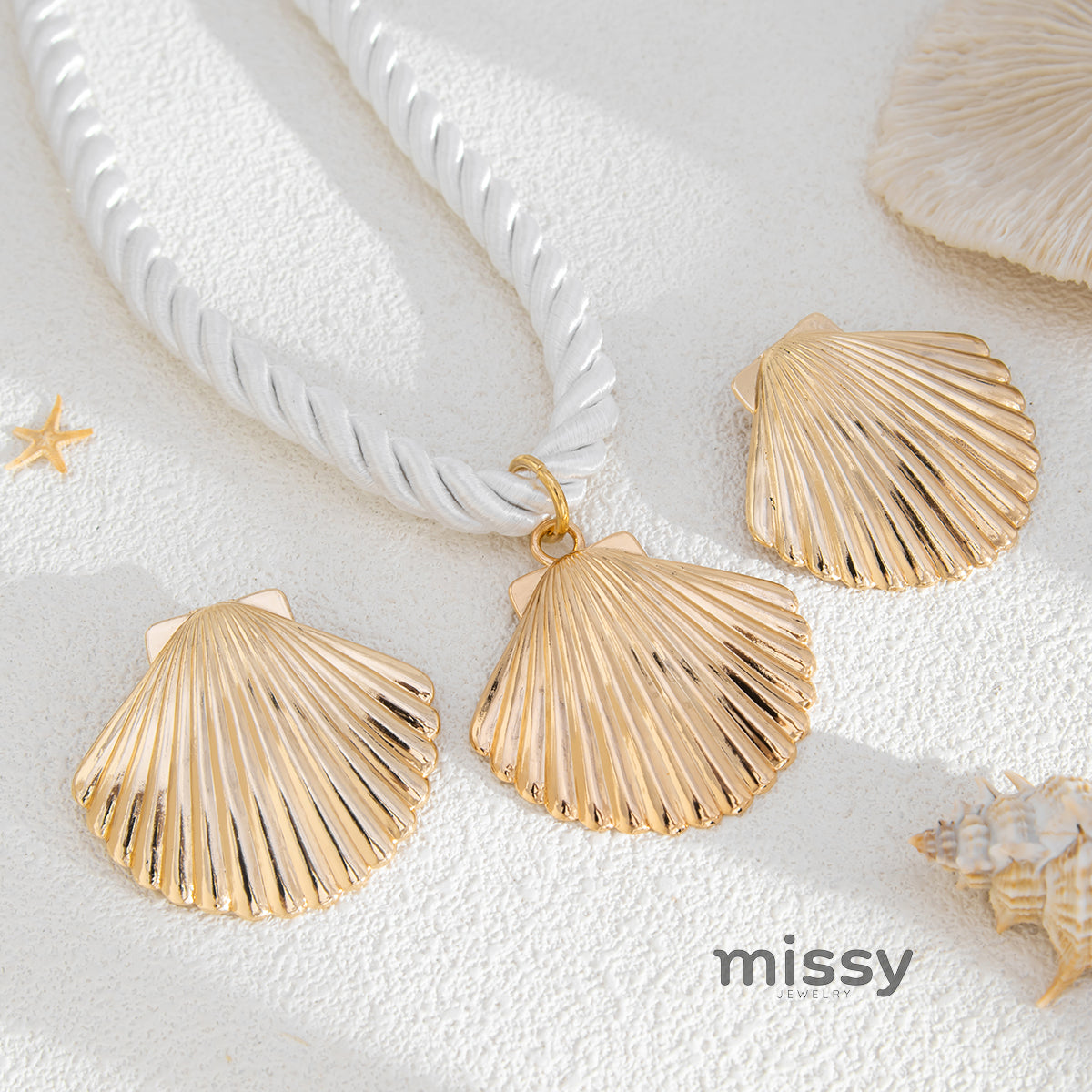 Kay Scallop Necklace Set