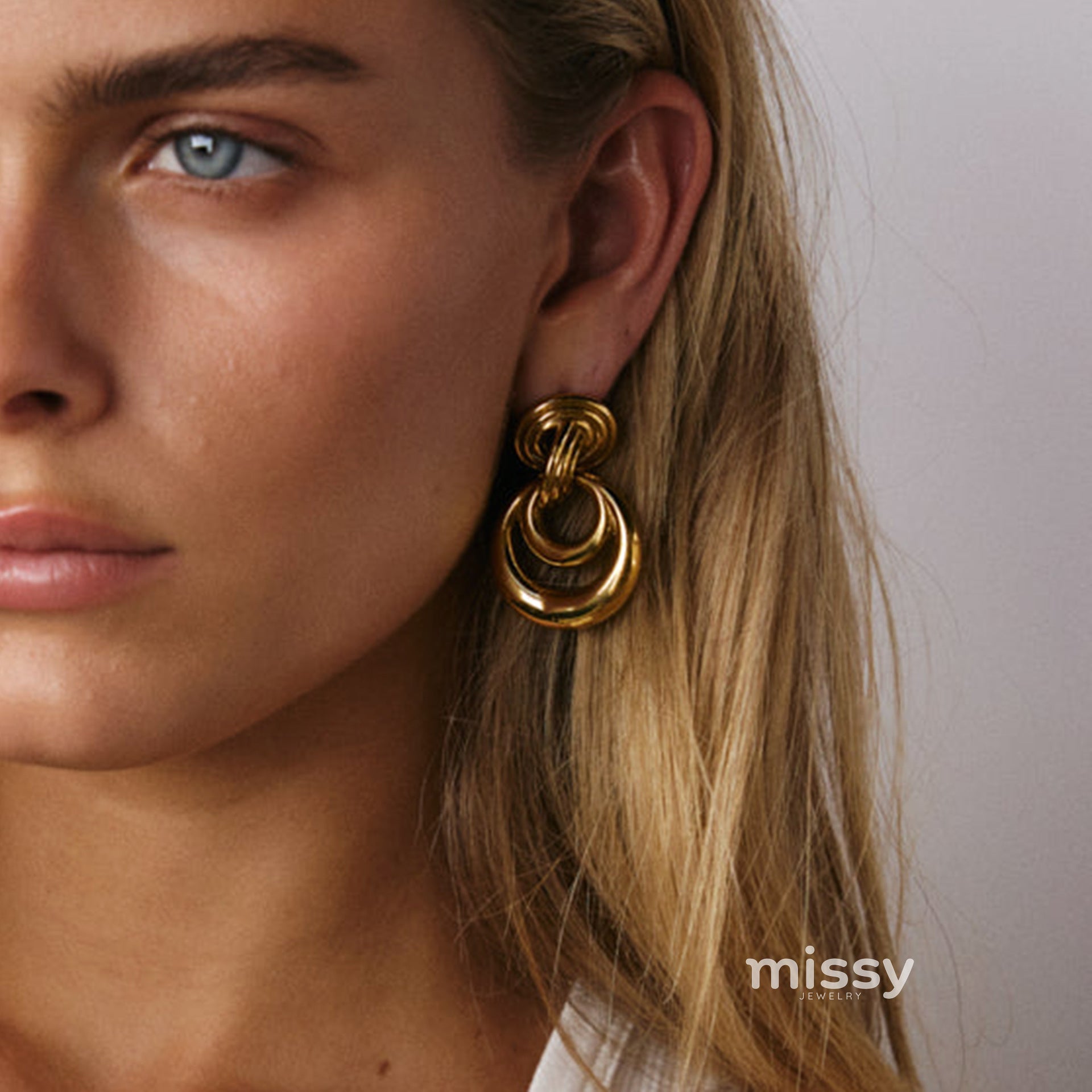 Kayleen Sculptural Hoop Earrings [2X8165VD]