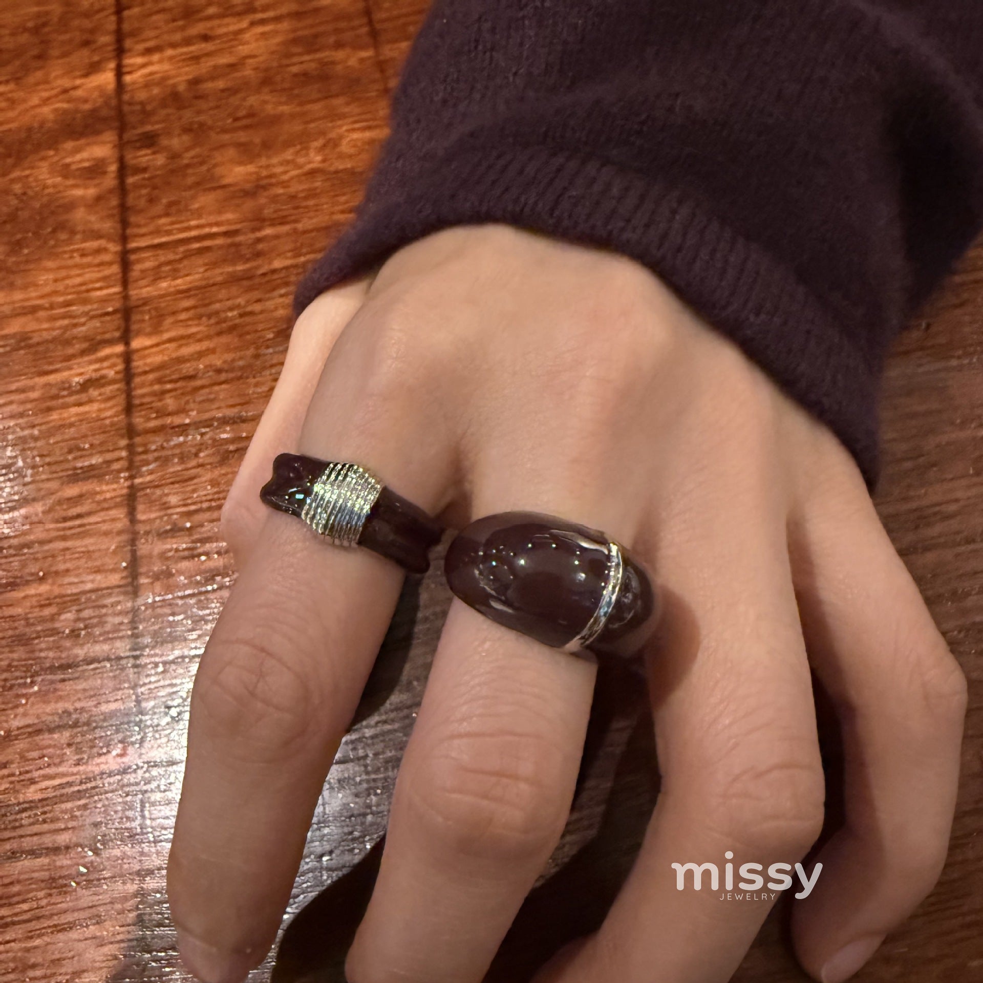 Kaylor Sculpted Enamel Ring [OFM88YHC]