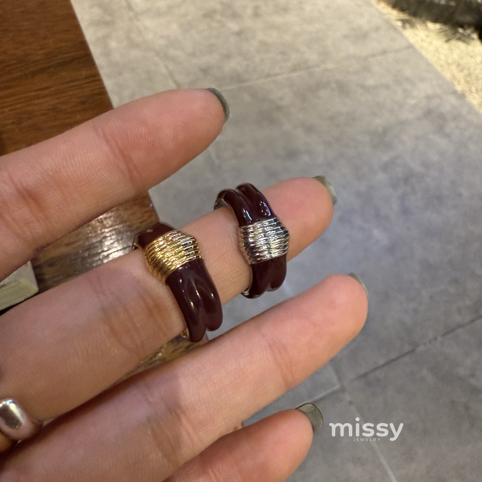 Kaylor Sculpted Enamel Ring [V49ZEMXH]
