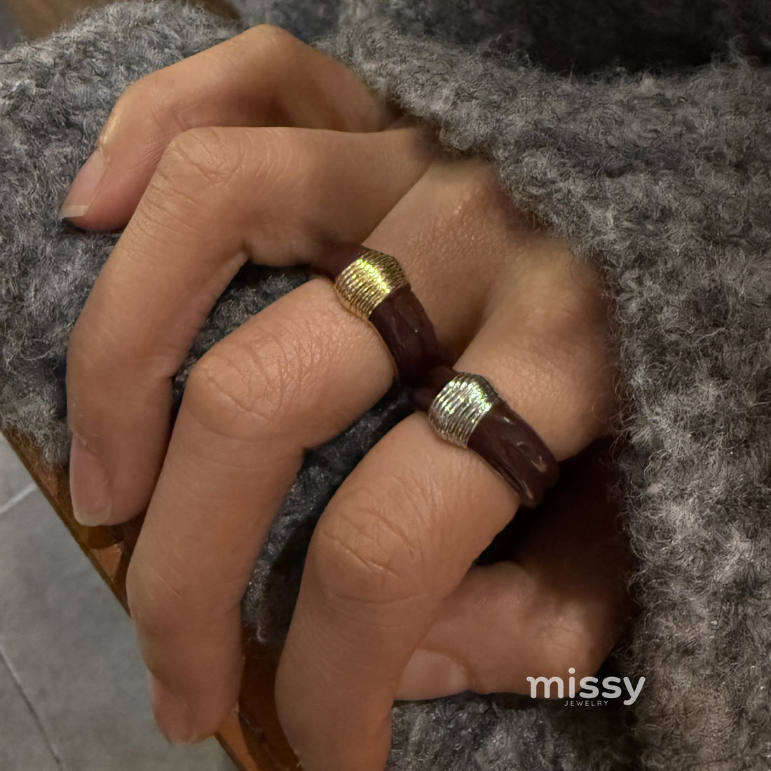 Kaylor Sculpted Enamel Ring [GBIC1UD7]