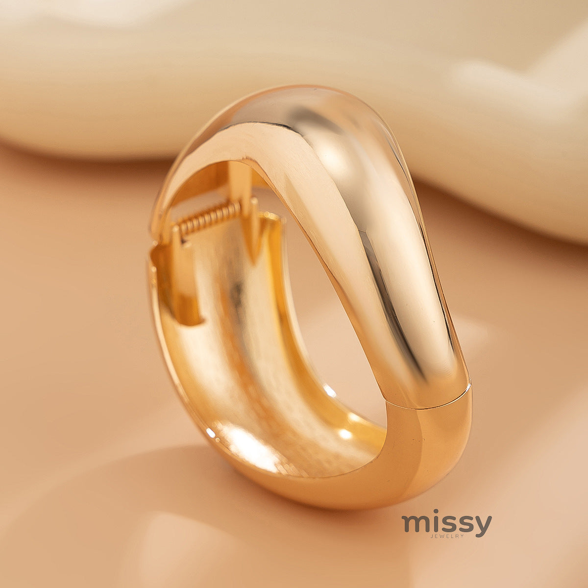 Khali Irregular Smudged Bangle [MLXCG2OK]