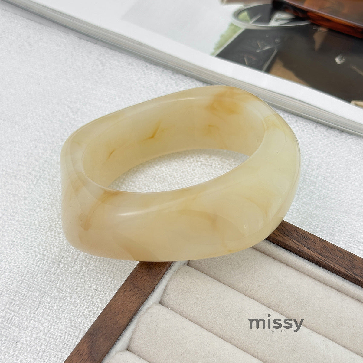 Khali Irregular Smudged Bangle [TN5FA3DZ]