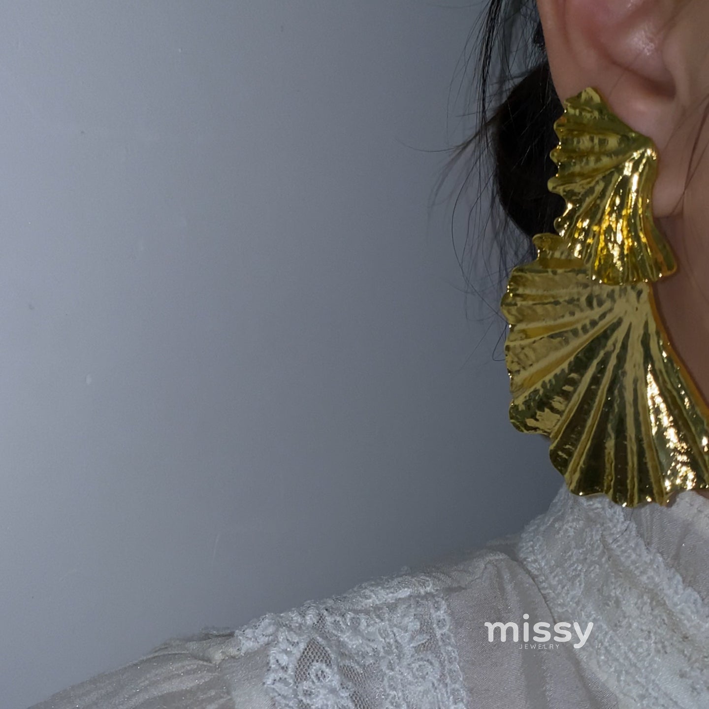 Khloe Gilded Leaf Statement Earrings [TPFQSS3W]