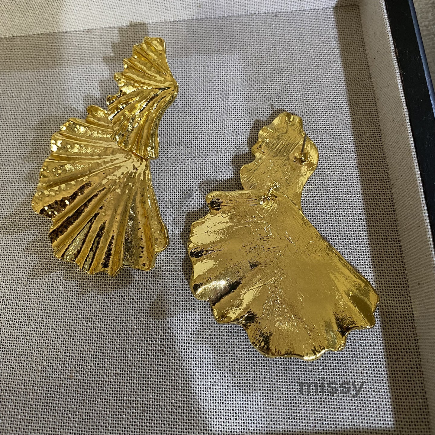 Khloe Gilded Leaf Statement Earrings [AY2912FB]