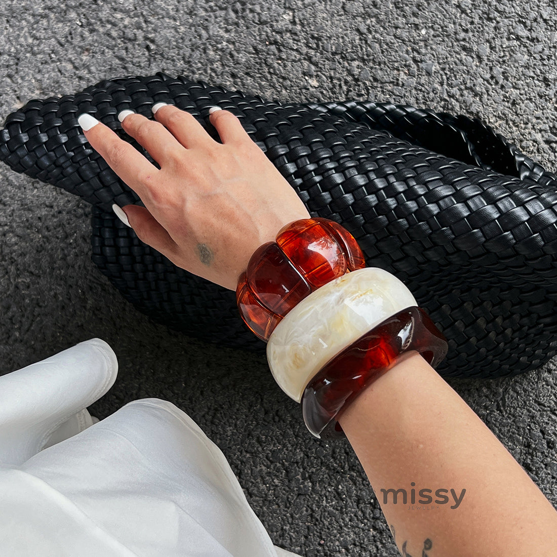 Kiersten Organic Resin Bangle [CKG1JZBT]