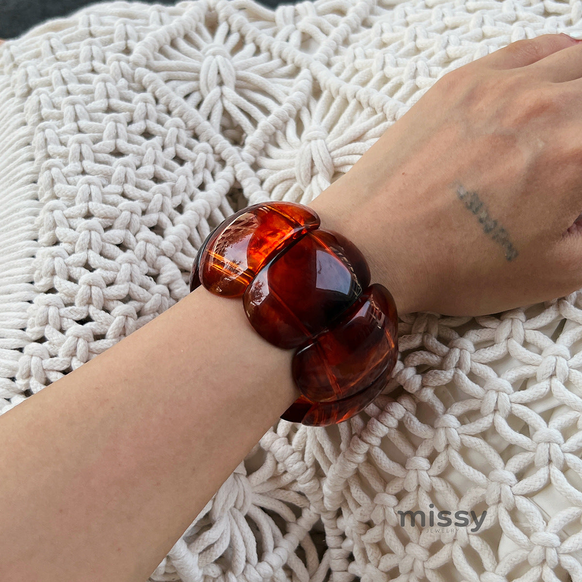 Kiersten Organic Resin Bangle [T84AUBS2]