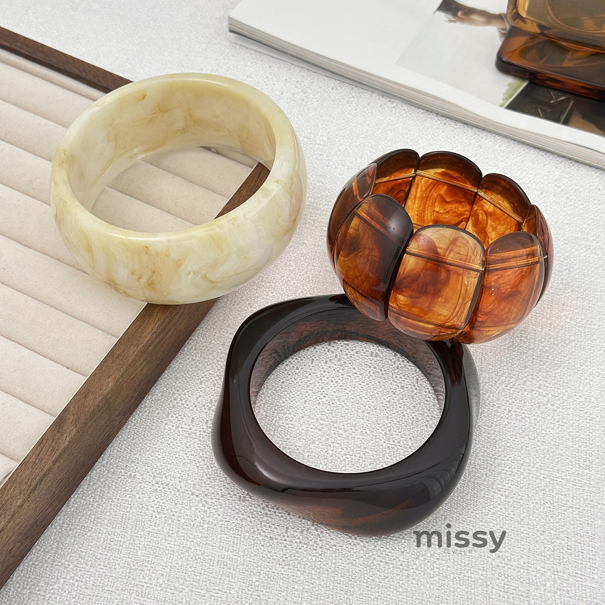 Kiersten Organic Resin Bangle [5S0NJWVS]
