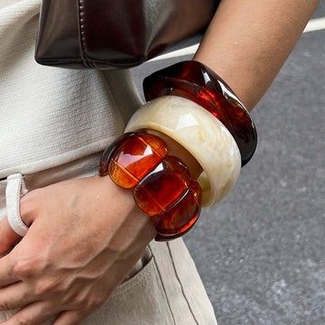 Kiersten Organic Resin Bangle [CKG1JZBT]