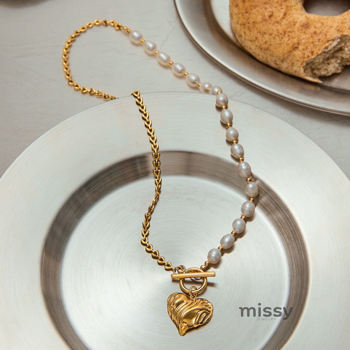 Kimberlee Heart Pearl Necklace [CIWI2TCM]