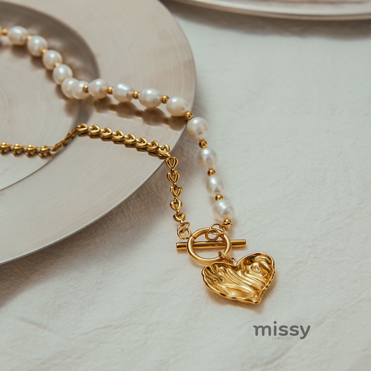 Kimberlee Heart Pearl Necklace [JNL5USF9]