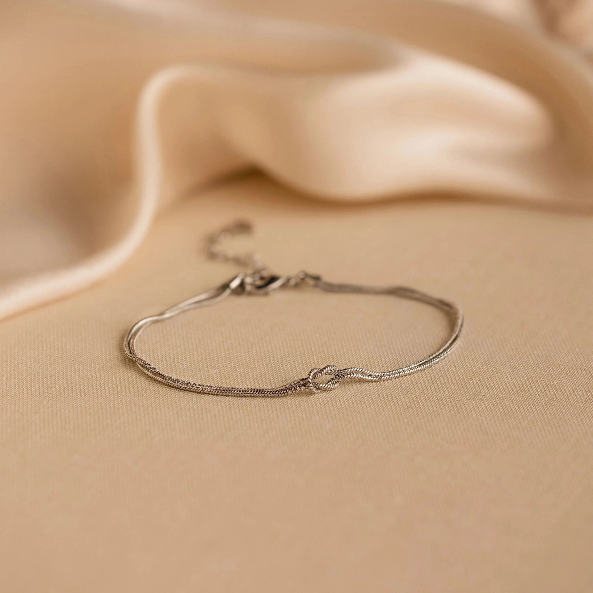 Knot Snake Chain Necklace [TOLOYFZB]