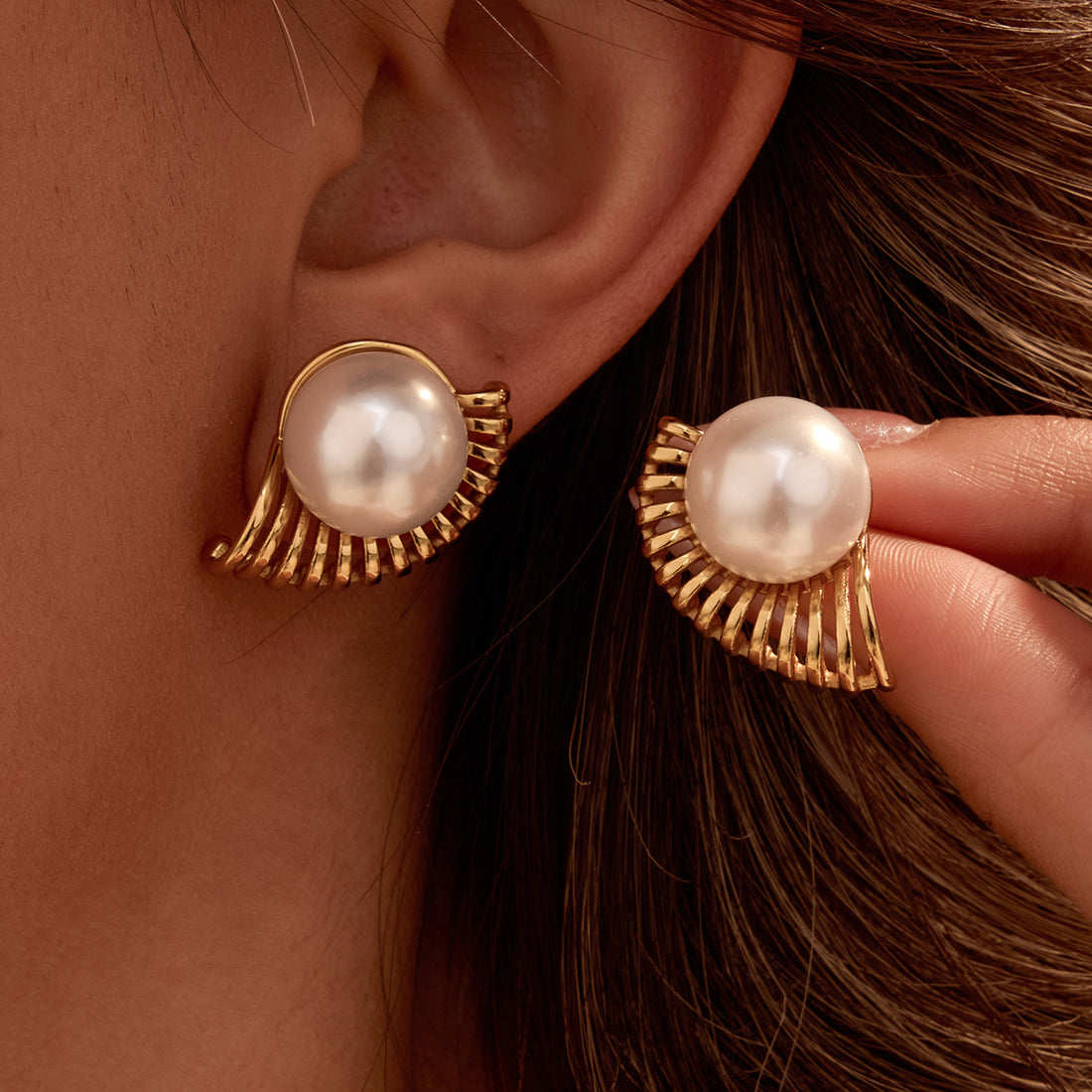 Kyleah Radiant Pearl Studs [13ZD1Q4G]