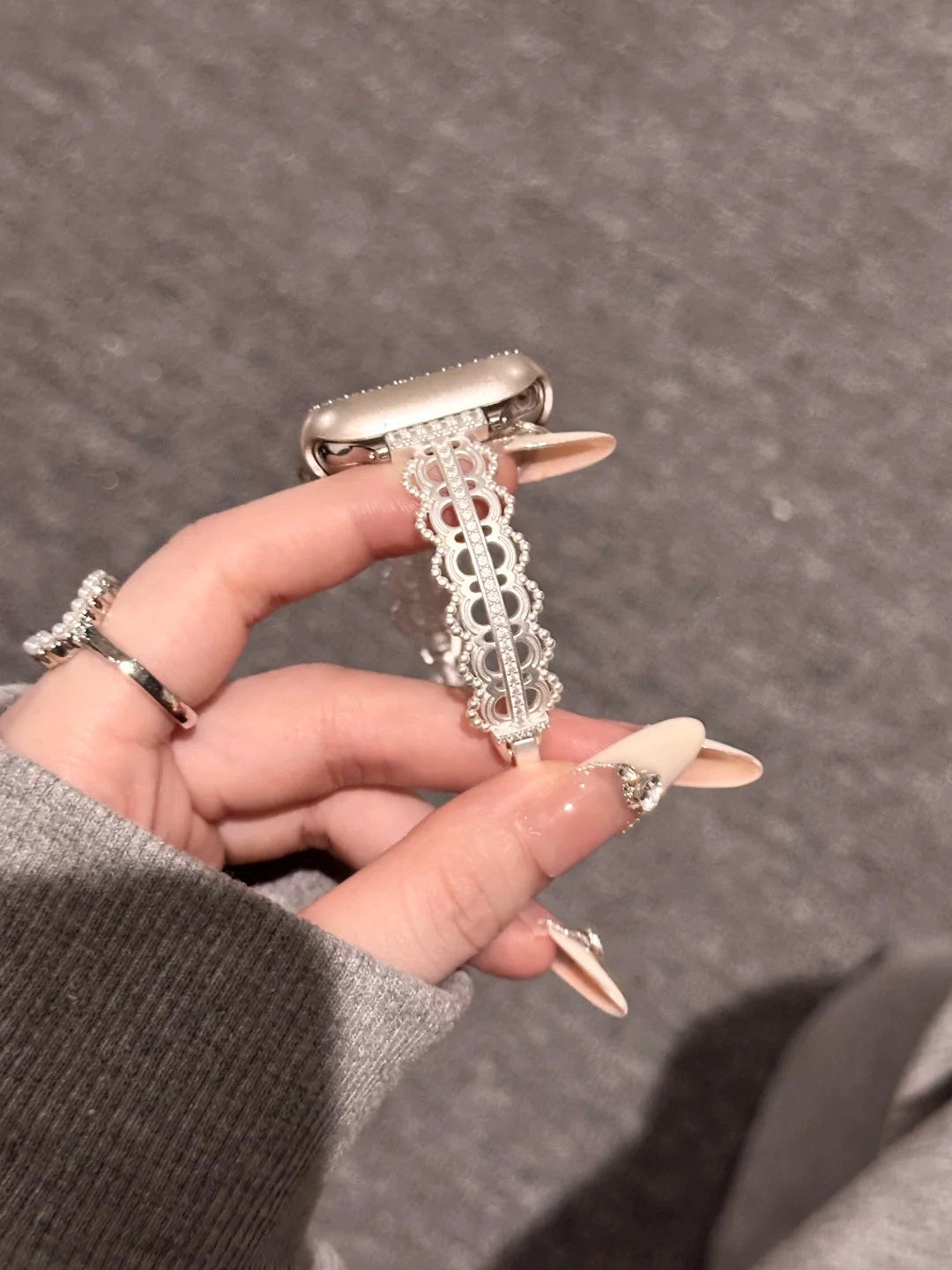 Lace Cut-Out Metal Watch Band [W6WE05KZ]