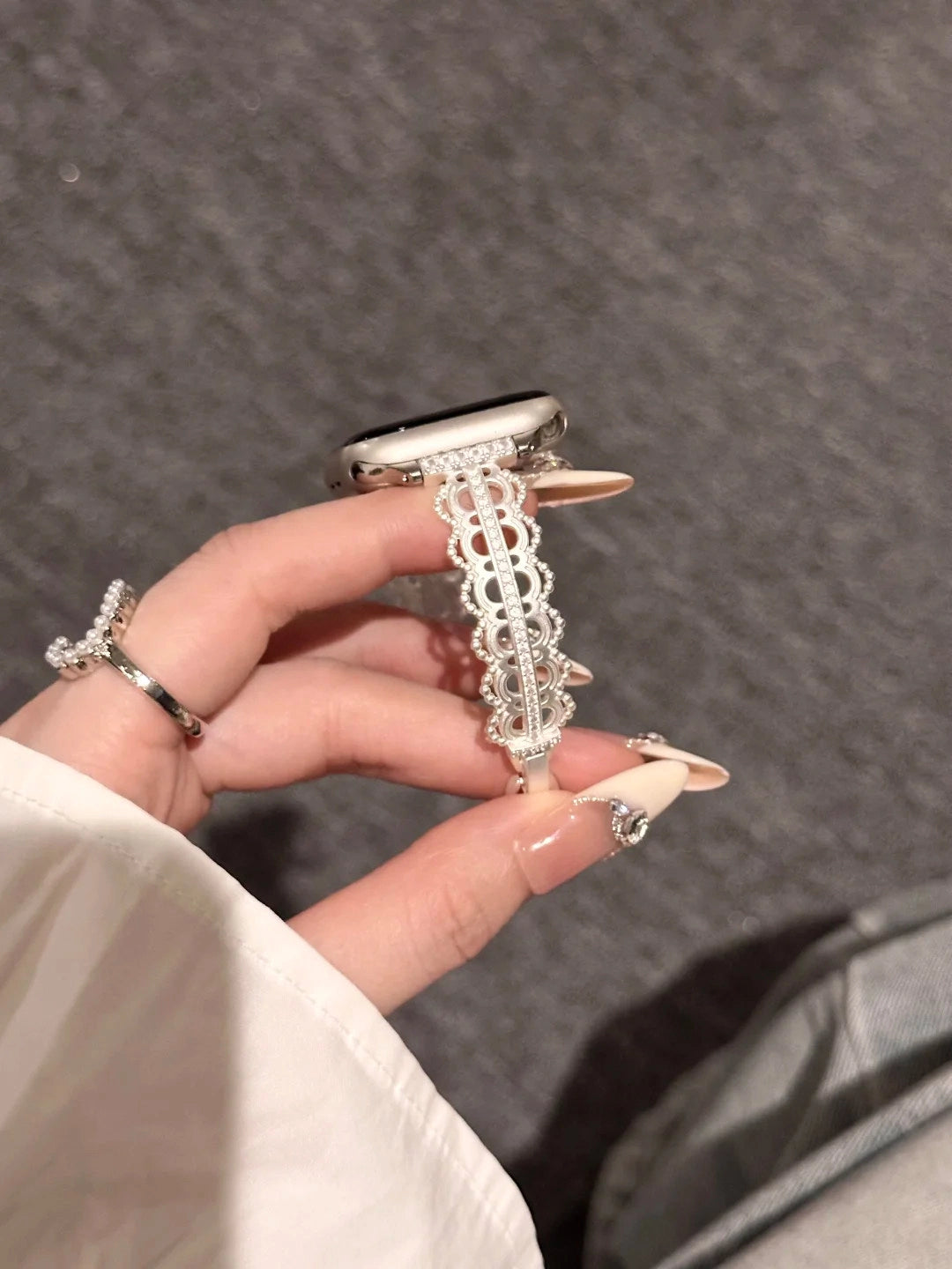 Lace Cut-Out Metal Watch Band [JKW6LZ8A]