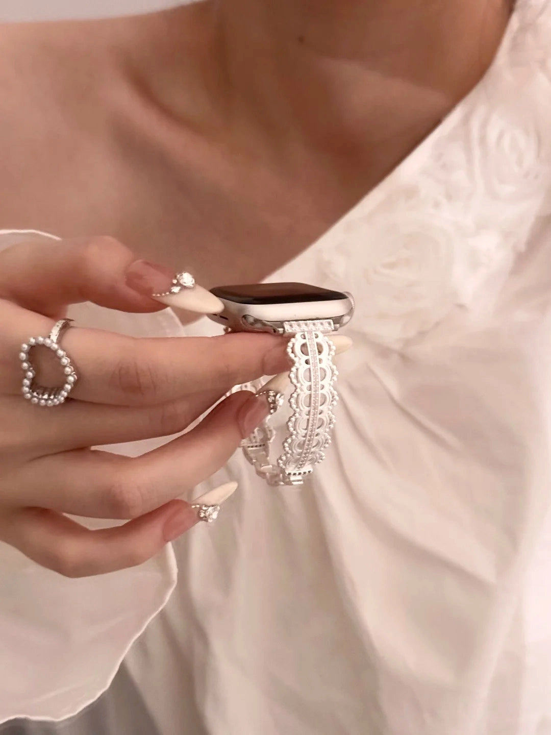 Lace Cut-Out Metal Watch Band [7YVJ07DA]