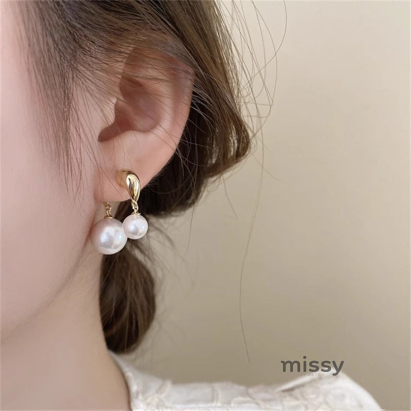 Lainee Geometric Pearl Earrings [Z6G1FEBR]