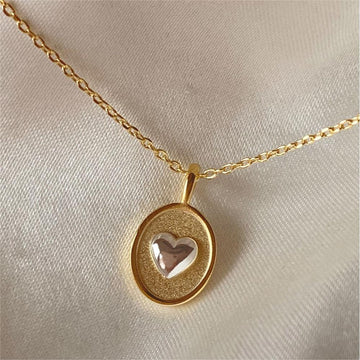 Lara Gold Heart Pendant Necklace [3DMFKZR7]