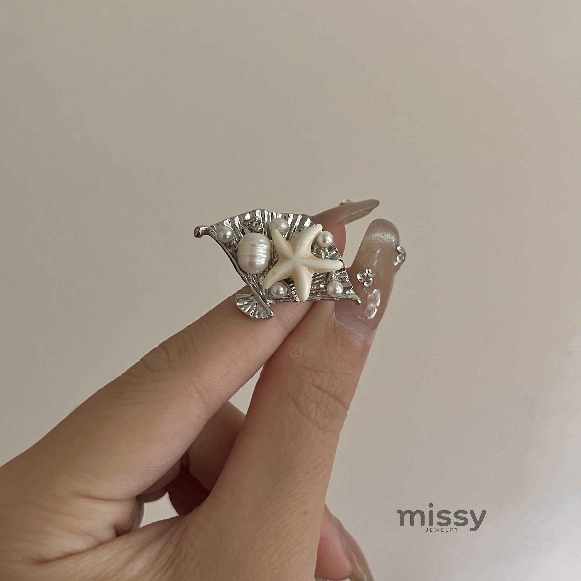 Lawson Stacked Shell Starfish Ring [MDUTPJFP]