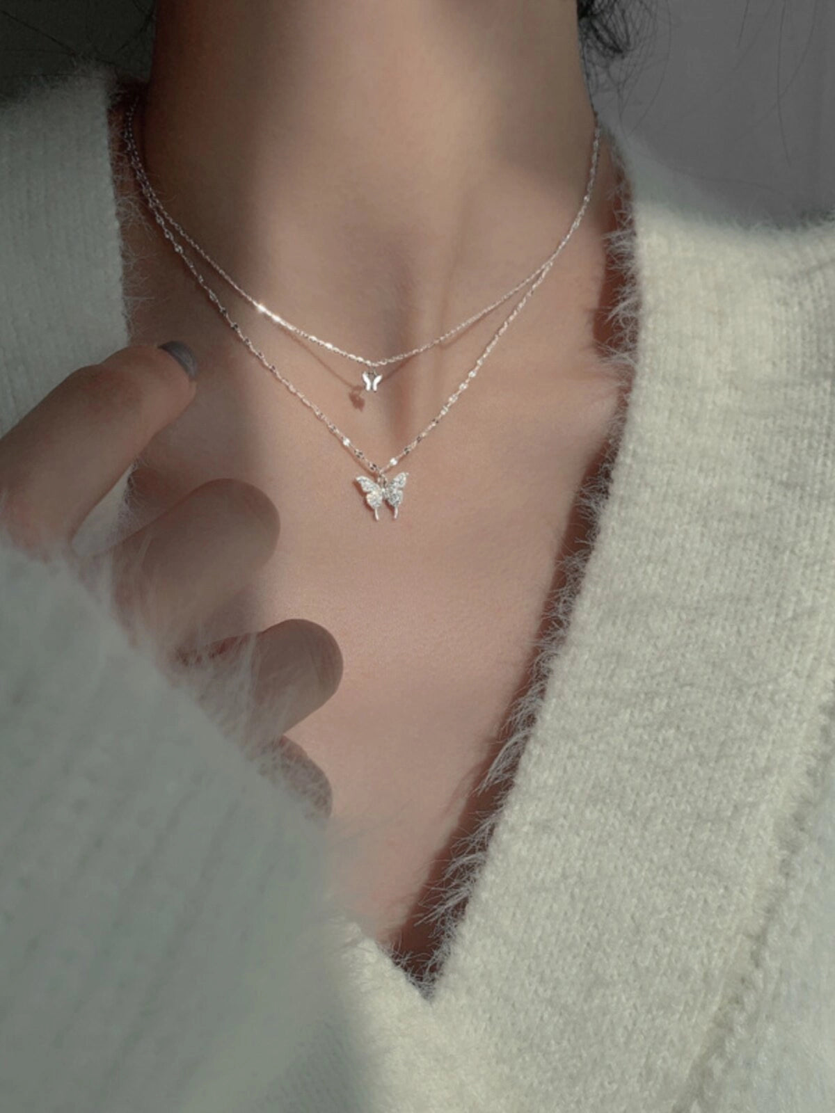 Layered Butterfly Pendant Necklace [4BAO7G0V]