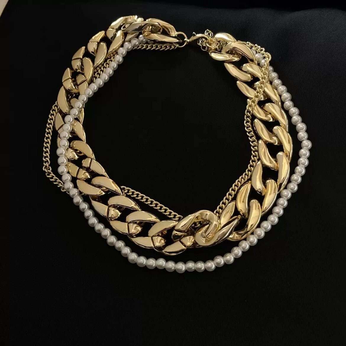 Layered Pearl and Chain Necklace [ZV8R2ZER]