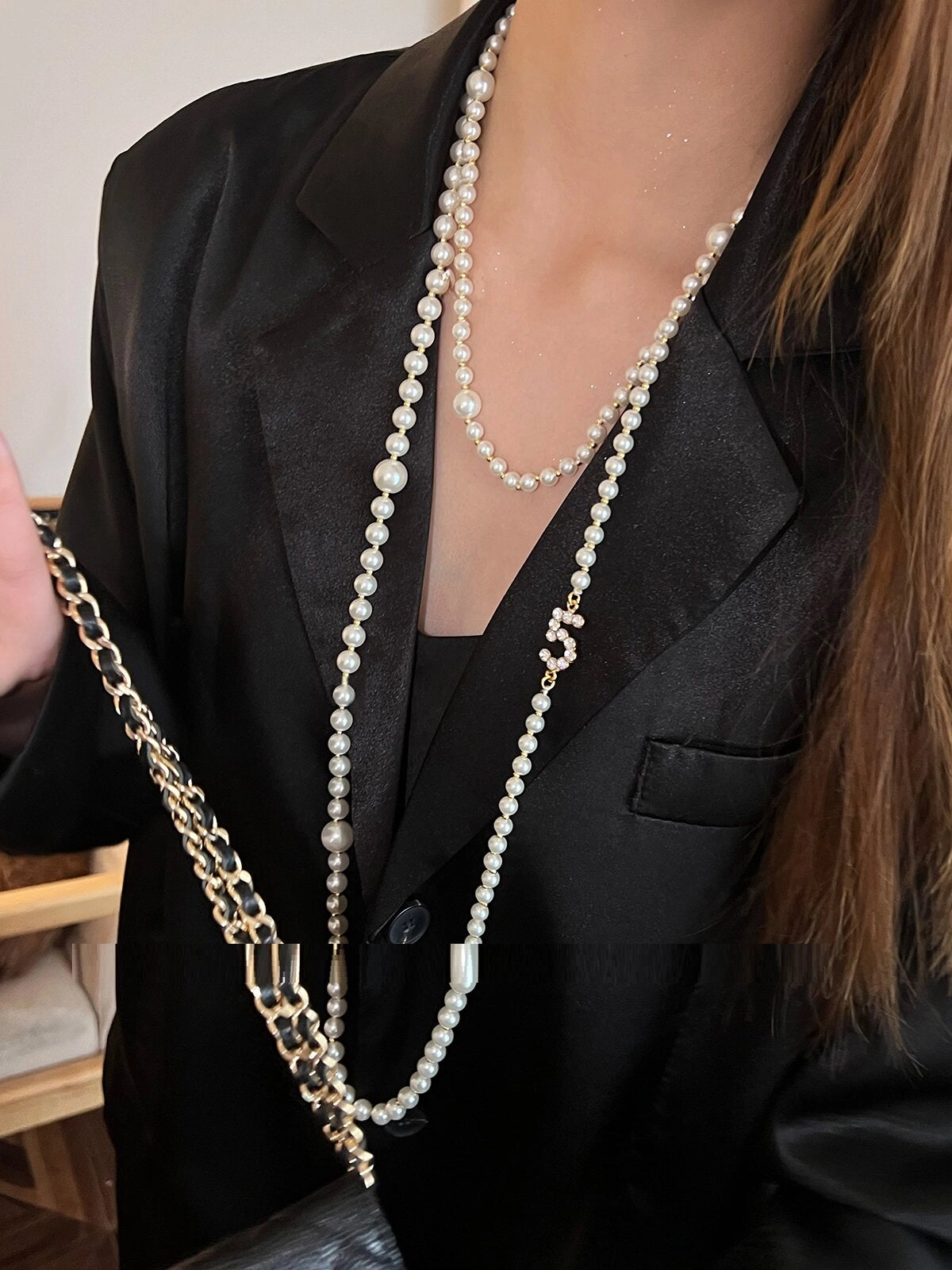Layered Pearl and Crystal Necklace [J11CIWQN]