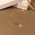 Layered Star Pendant Bracelet [XDGUSQT4]