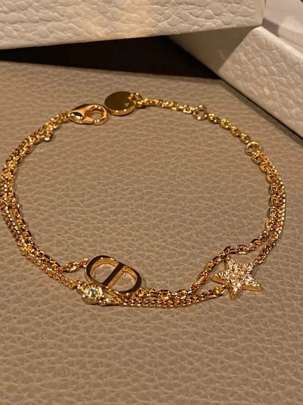 Layered Star Pendant Bracelet [URCIM95F]