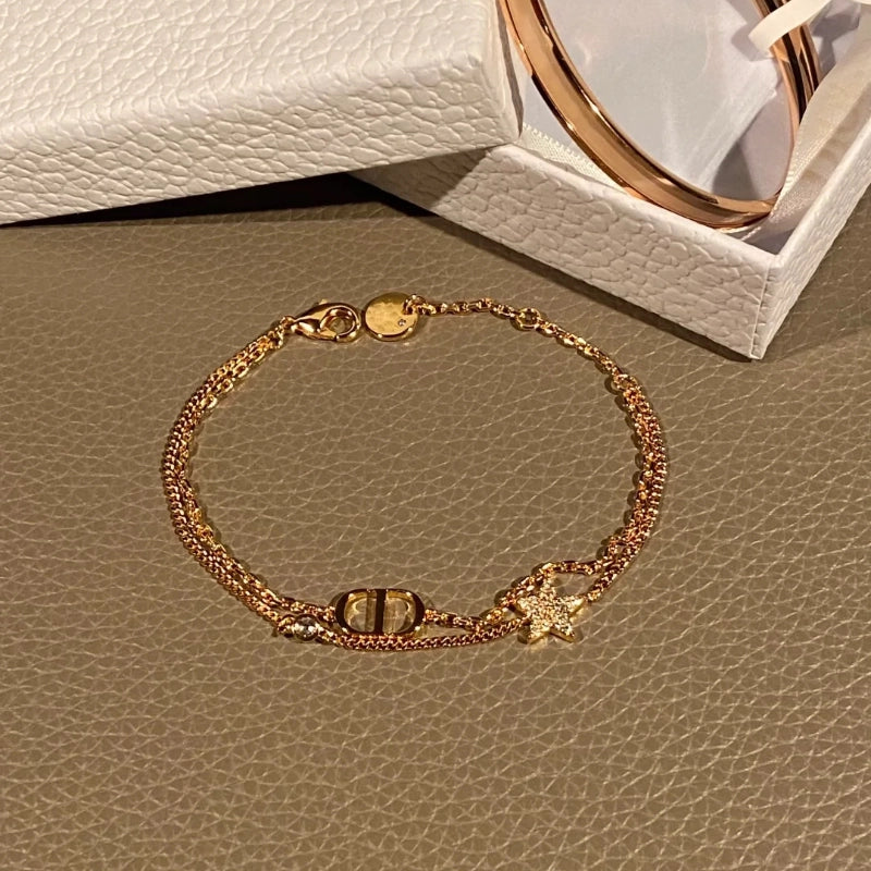 Layered Star Pendant Bracelet [B6FGZUHN]