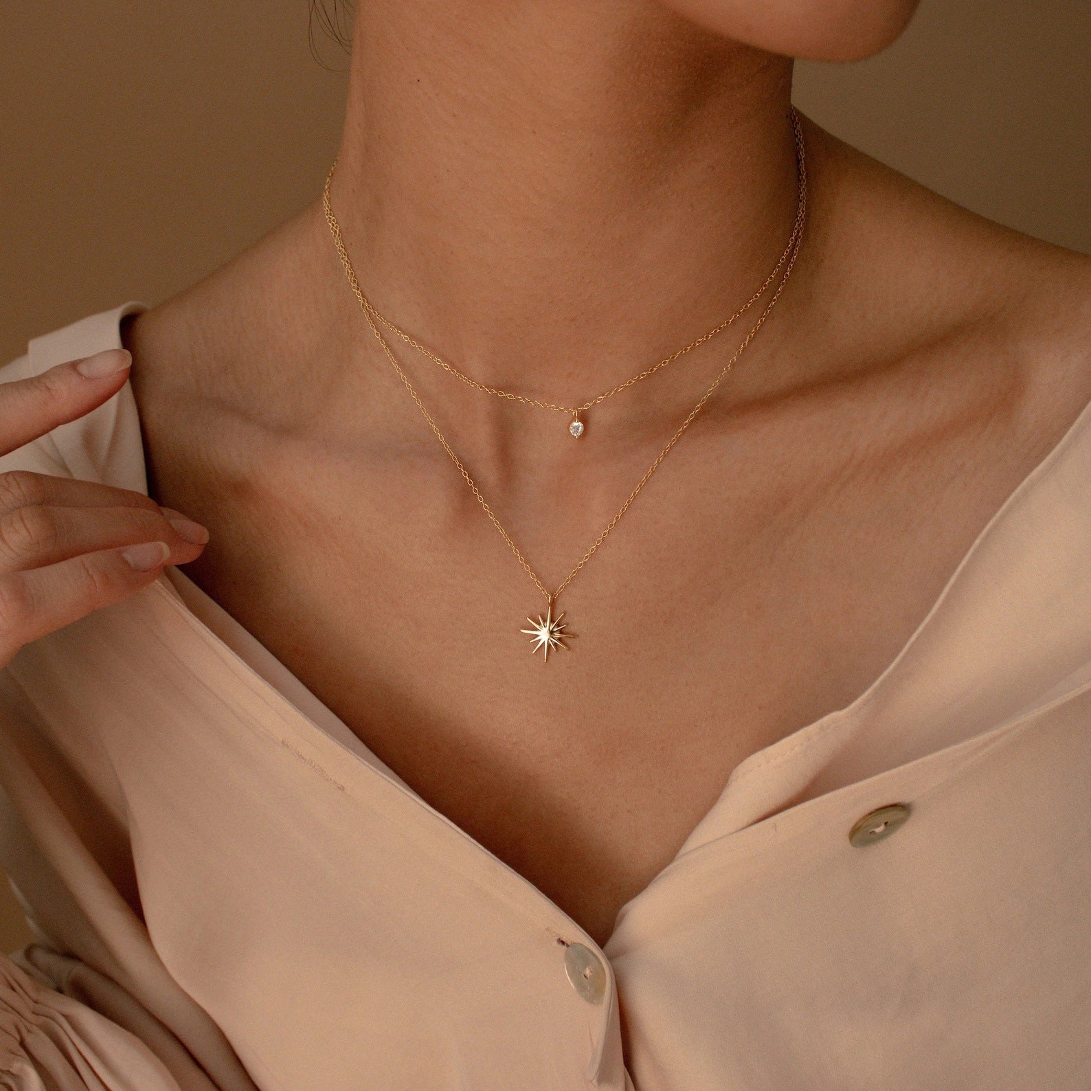 Layered Star Pendant Necklace [F6GA54FH]