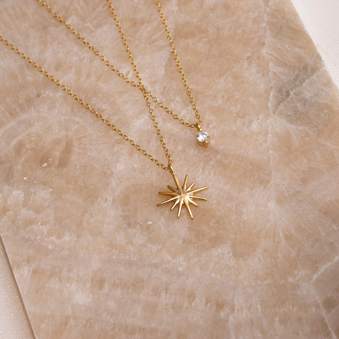 Layered Star Pendant Necklace [3GTJEJMY]