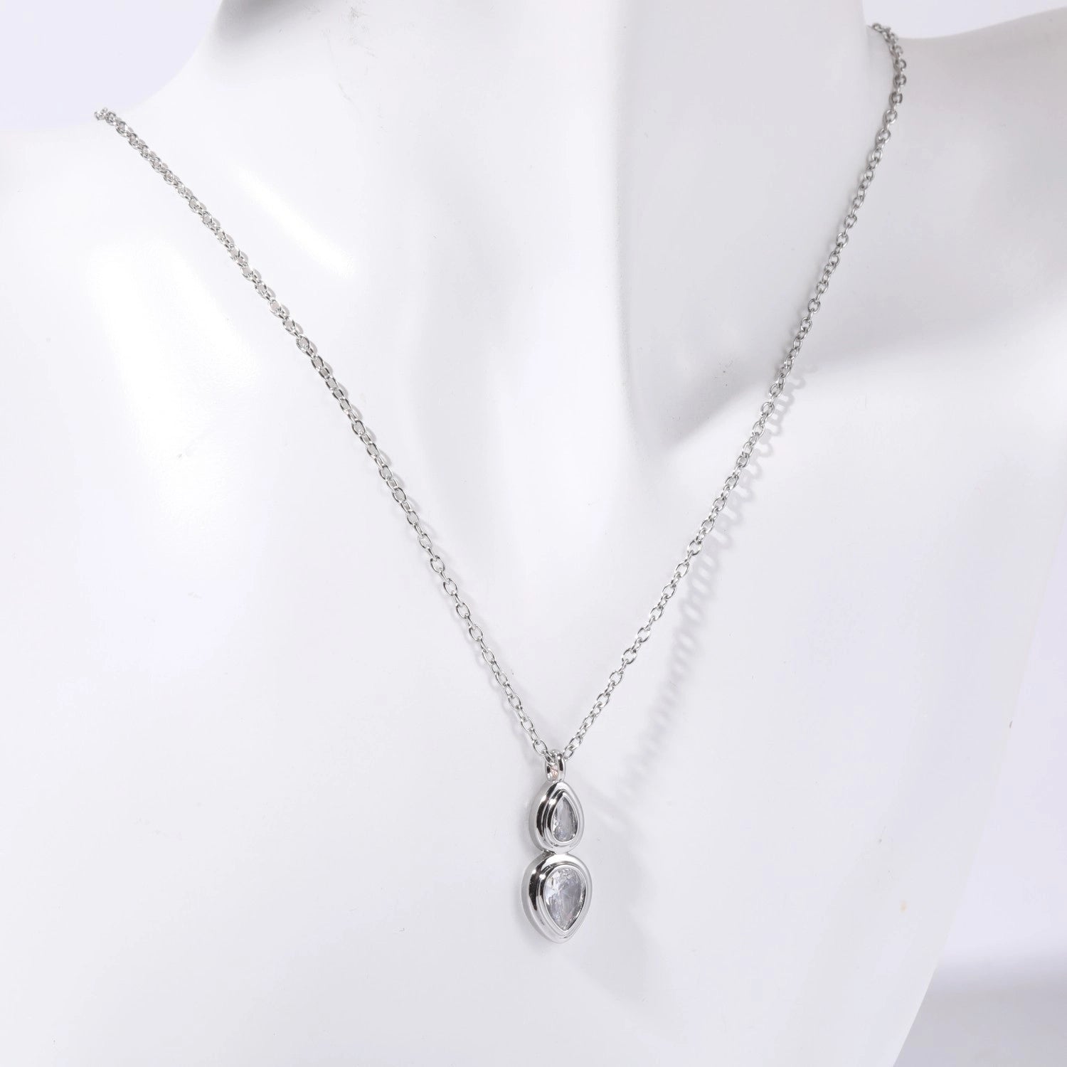 Layered Zircon Pendant Necklace [F07SD47U]