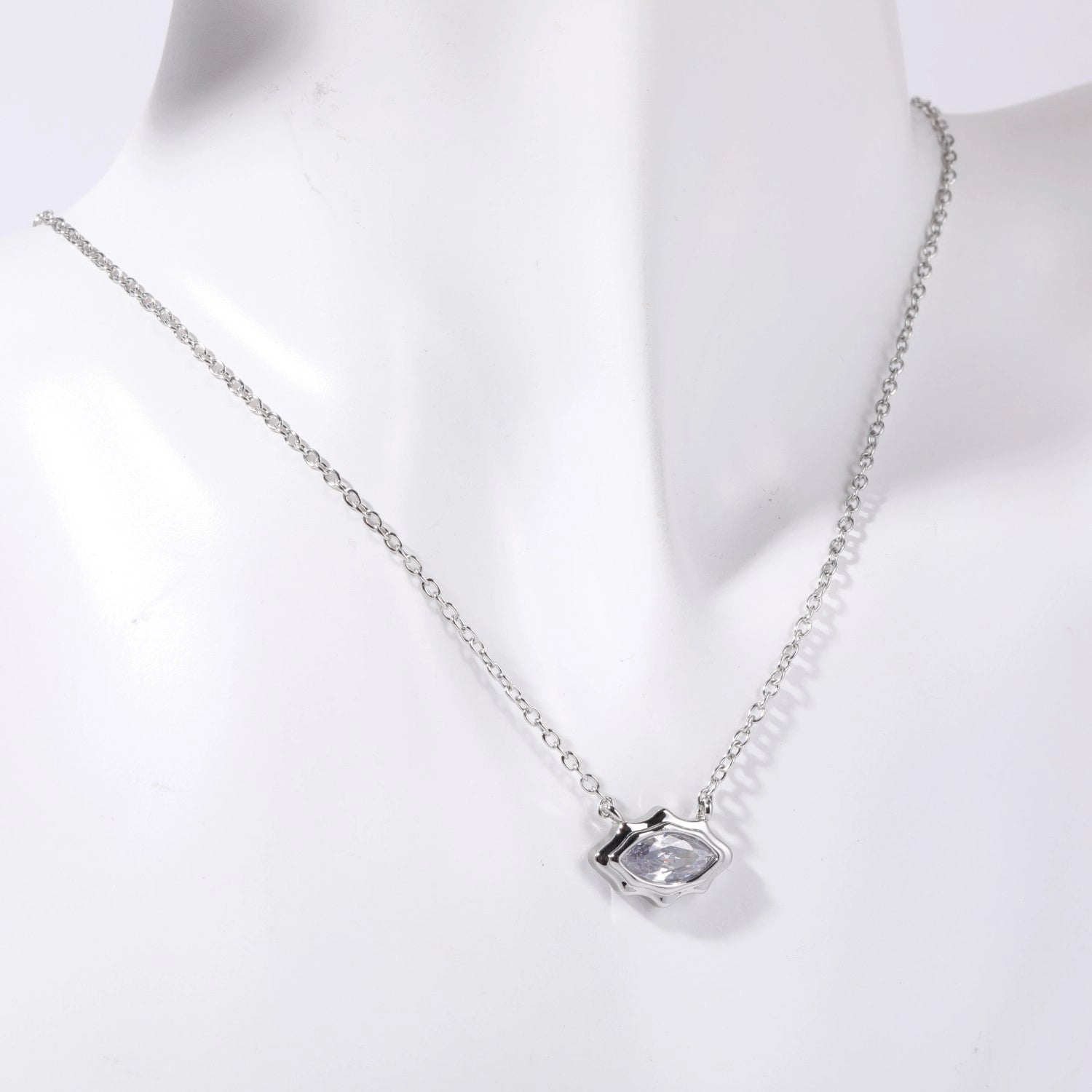 Layered Zircon Pendant Necklace [7DC3WXGV]