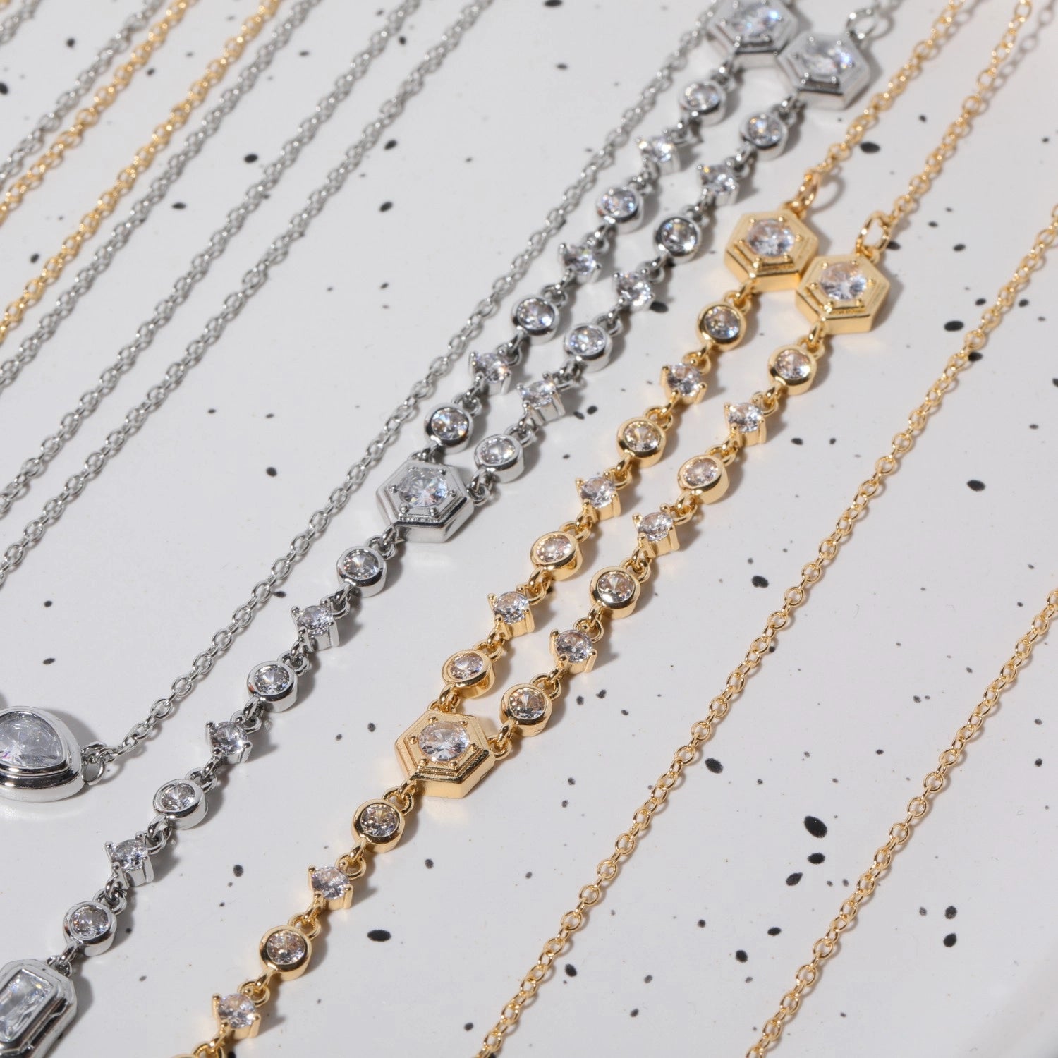 Layered Zircon Pendant Necklace [MYKAGN99]