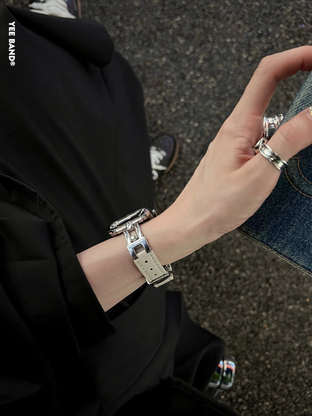 Leather Apple Watch Strap with Butterfly Buckle [U5YB2YEH]