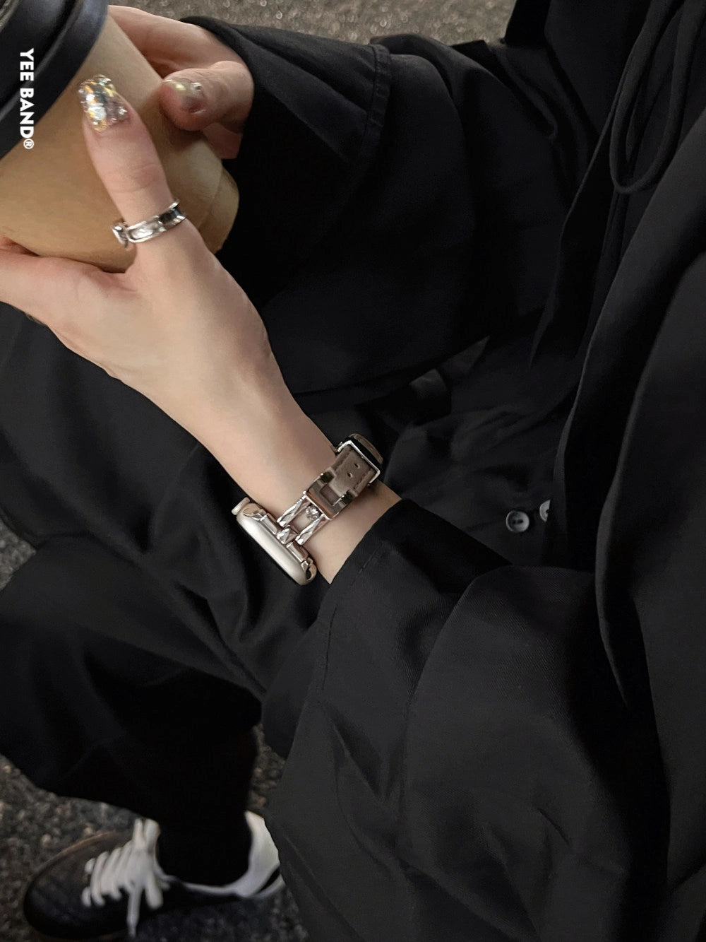 Leather Apple Watch Strap with Butterfly Buckle [4UQWN9ZA]
