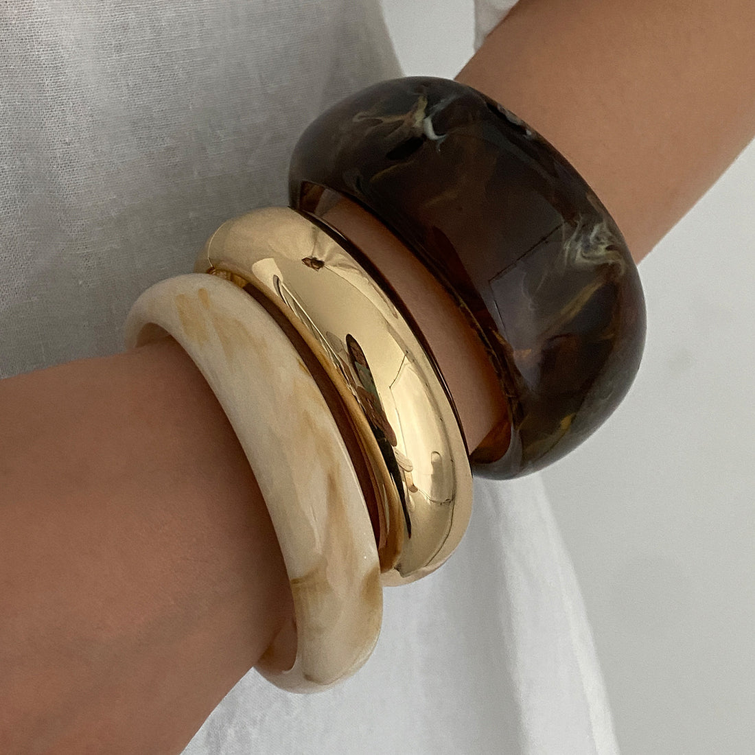 Leidy Glossy Resin Cuff [SEG2YIXV]