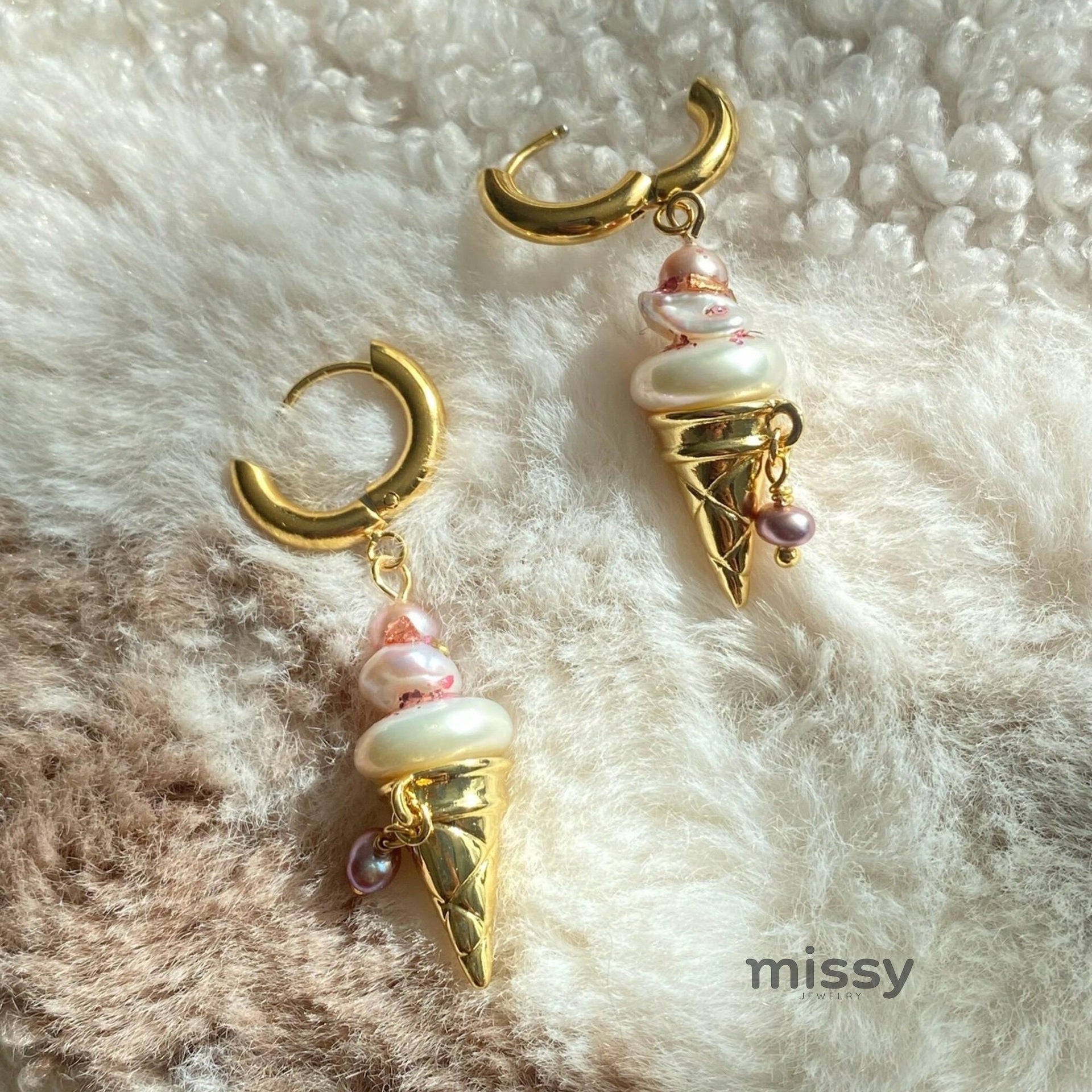 Leighton Pearl Ice Cream Drop Earrings [KWRVIS5D]