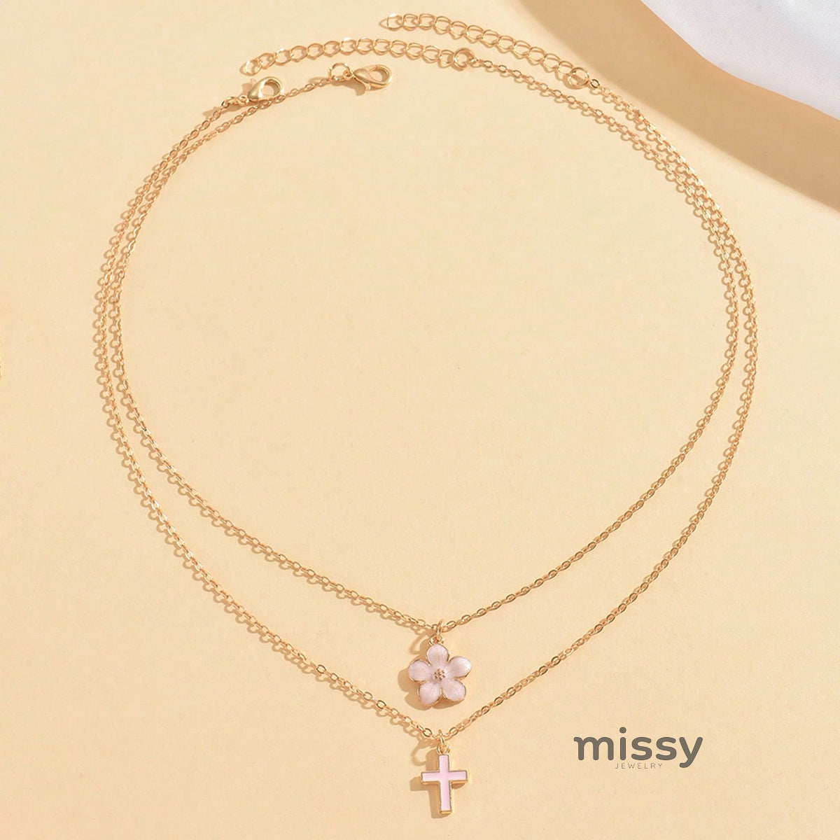 Leilah Bloom Cross Necklace [6YY5ZUG7]
