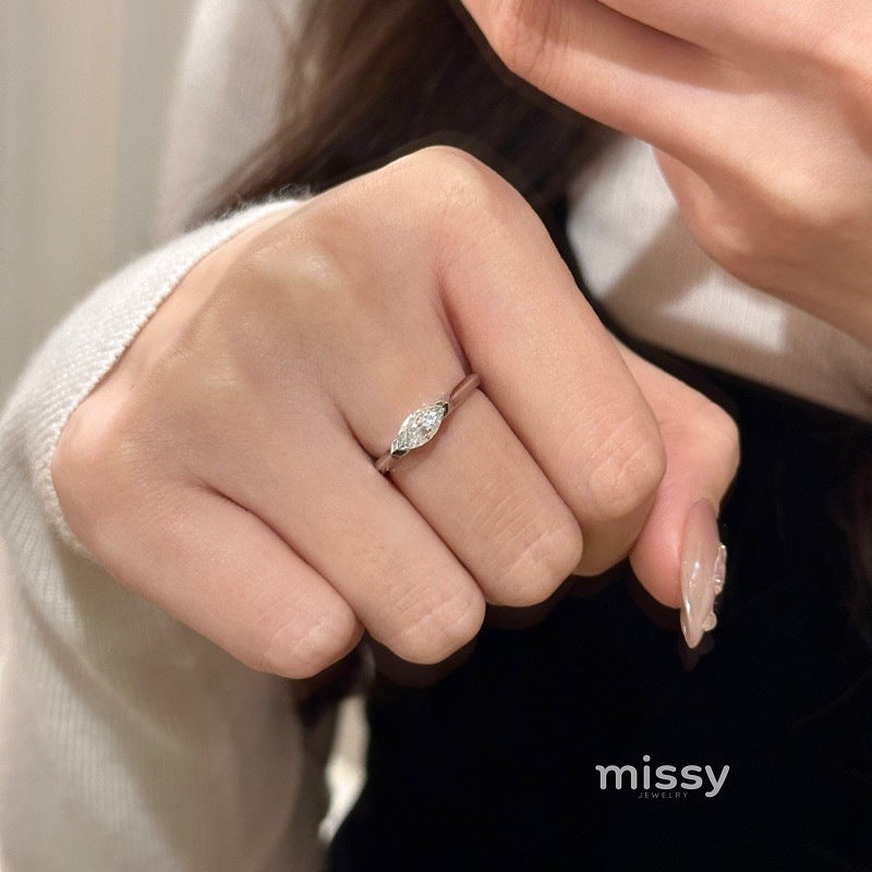 Leilanie Zircon Marquise Ring [3ET87YXJ]